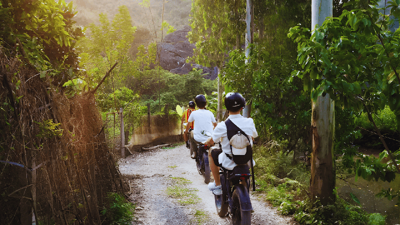 Tam Coc Cycling & Rowing Journey (4)